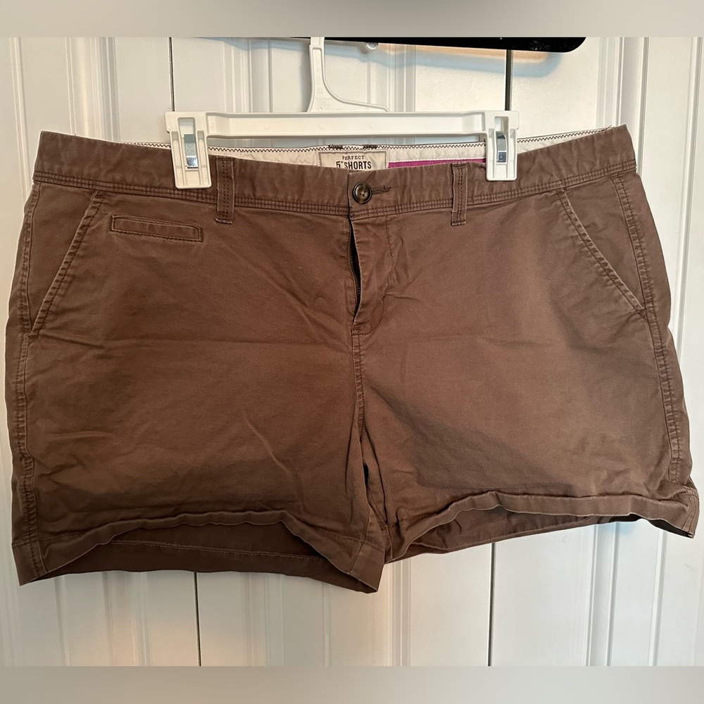 Old Navy “Perfect” 5 Inch Shorts - Brown